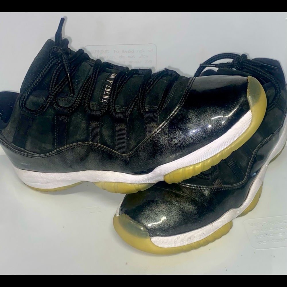 AIR JORDAN Retro 11 Low Barons  Size 10.5 Black Nike Jordans XI Baron 528895–010